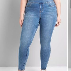 High Rise Ultimate Stretch Jegging; Size 14; Light-Med Wash; Lightly used